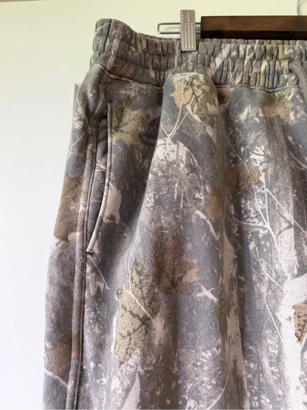 Abercrombie & Fitch Gray Camouflage Jogger Pants with Tan Accents